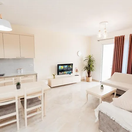Apartment Captain's